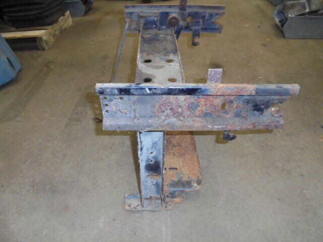 for, David Brown 1294 Front Grill Mounting Bracket in Good Condition