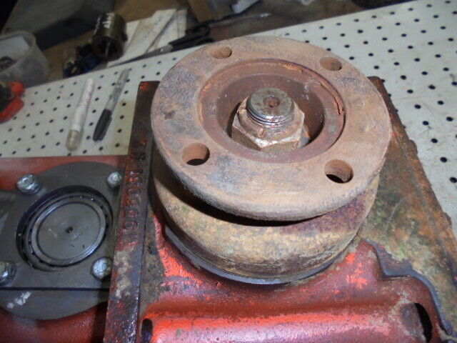 for, David Brown 1490 4wd Transmission Drop Box (DB Axle) in Good Condition