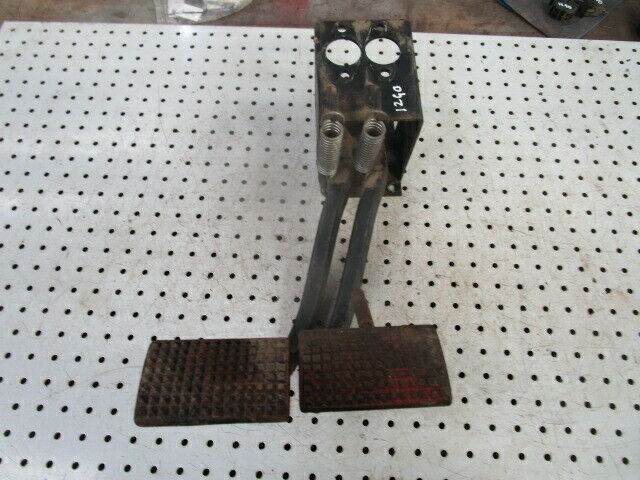for, David Brown 1290 Brake Pedals & Box - Good original condition