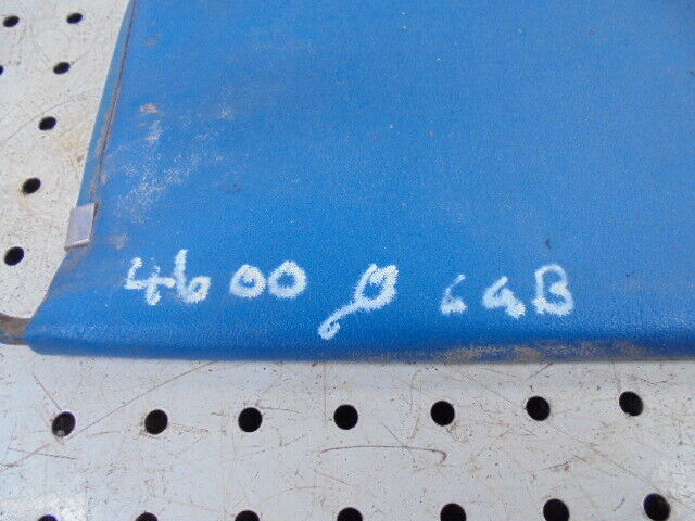 for, Ford 4600-7610 Q Cab Sun Visor Assembly in Good Condition