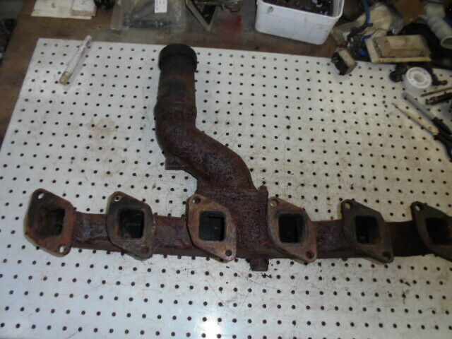 for, CASE IH 956 Exhaust Manifold Assembly in Good Condition