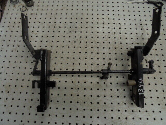for, David Brown 1394 Throttle Linkage & Bracket - Good Condition
