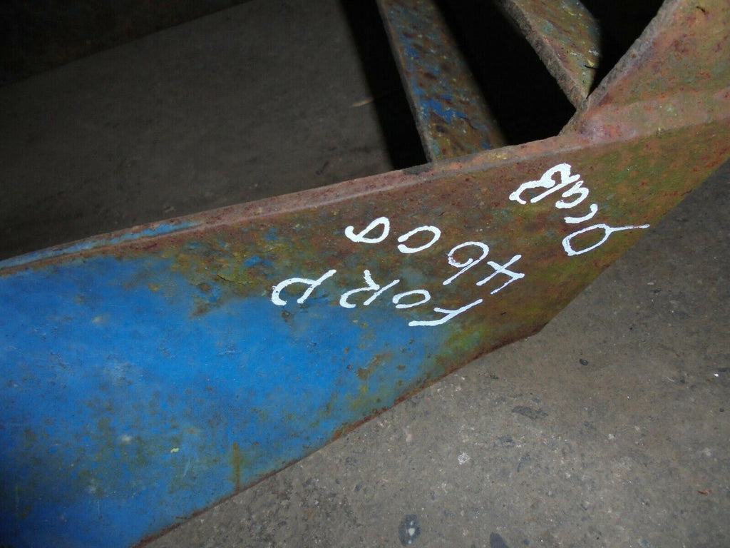 for, FORD 4600 Q Cab LH Foot Step in Good Condition