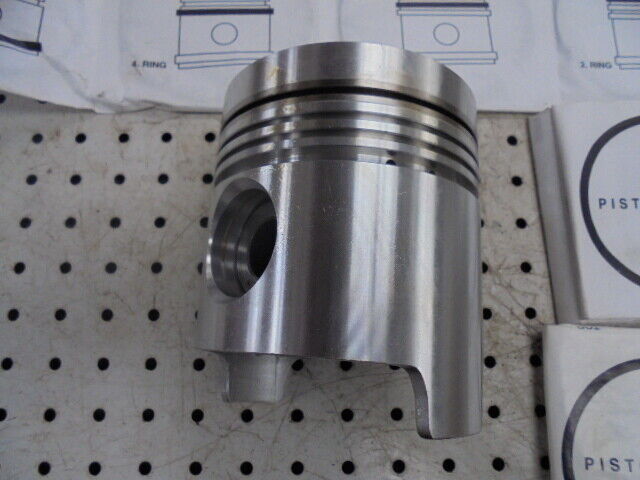 for, Ford 4610 Standard Pistons and Rings - Set of 3 (Non Headland)