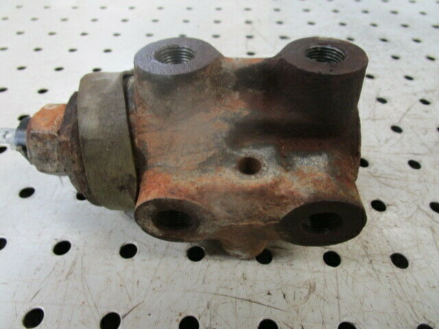 for, David Brown 1494 Brake Compensator Valve (under cab) in Good Condition