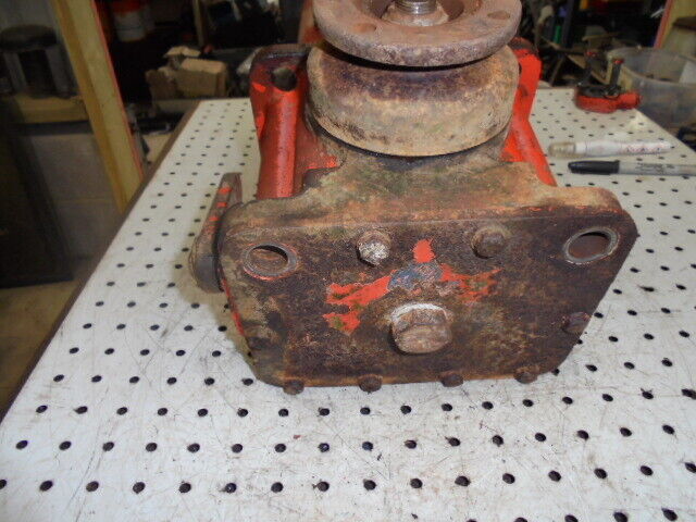 for, David Brown 1490 4wd Transmission Drop Box (DB Axle) in Good Condition