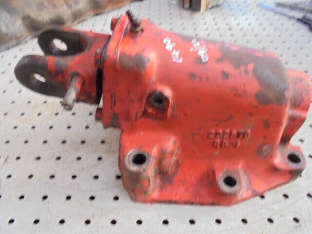 for, David Brown 1490 Top Link Bracket Assembly - Good Condition