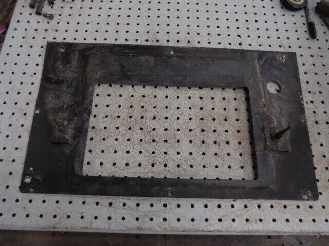 for, David Brown 1390 Cab Air Intake Duct Mounting Plate - Good Condition