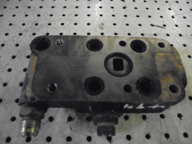 David Brown 1494, 1490 Auxilliary Spool Valve Mounting Block On Rear Axle Casing