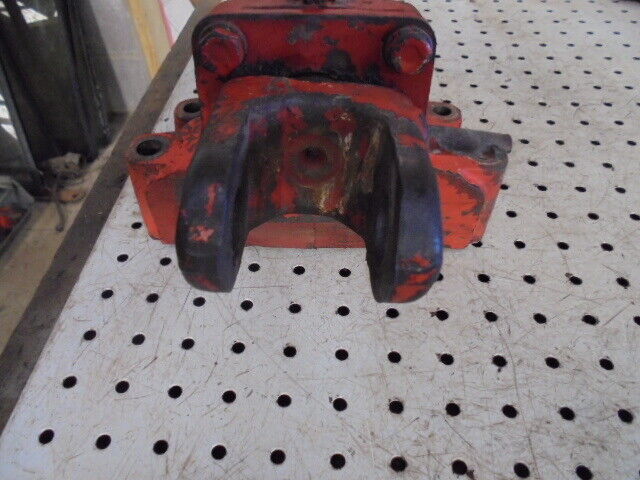 for, David Brown 1490 Top Link Bracket Assembly - Good Condition
