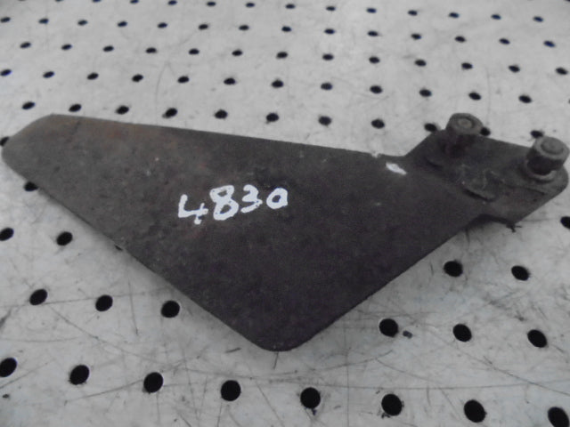 Ford New Holland 4830, 5030 Bonnet Catch Stricker Plate