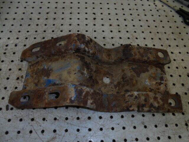 for, FORD 4600 Q Cab Mudguard Mounting Bracket in Good Condition