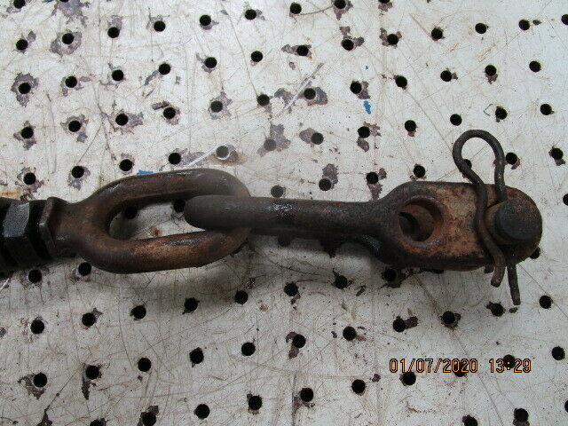 Ford 4600 Hydraulic Arm Stabiliser Chain in Good Condition