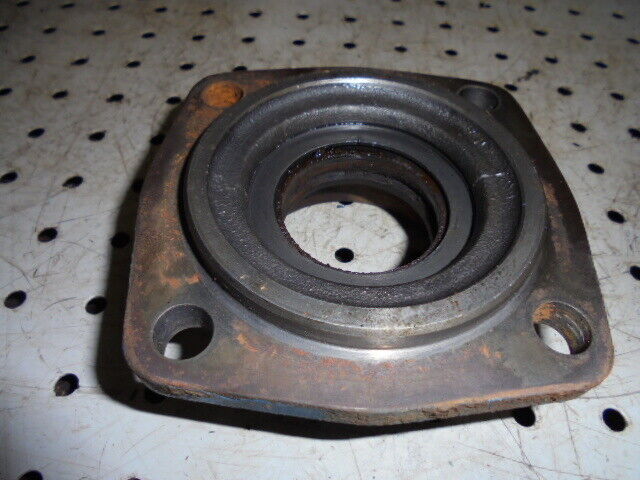 for, Ford 4600 PTO Shaft Rear Bearing & Seal Housing in Good Condition