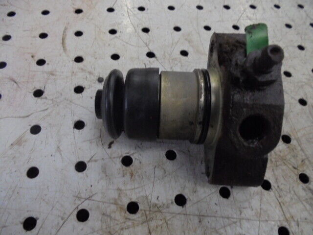 for, David Brown 1490 Brake Slave Cylinder - Good Condition
