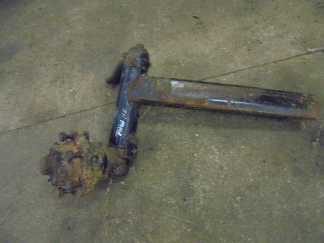 David Brown 1494, 1490 Right Hand Axle Extension With Stub Axle And Hub