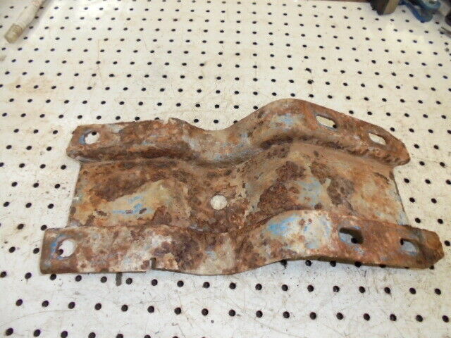 for, FORD 4600 Q Cab Mudguard Mounting Bracket in Good Condition