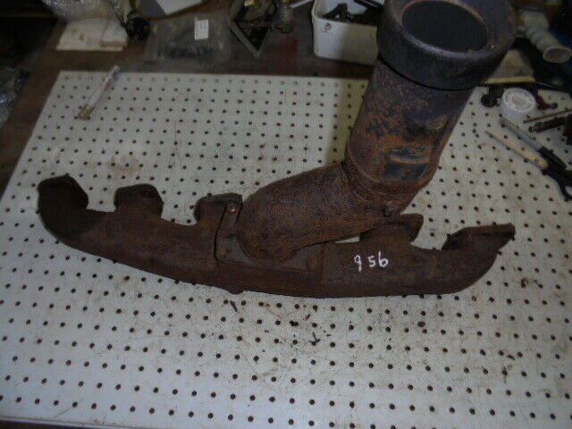 for, CASE IH 956 Exhaust Manifold Assembly in Good Condition