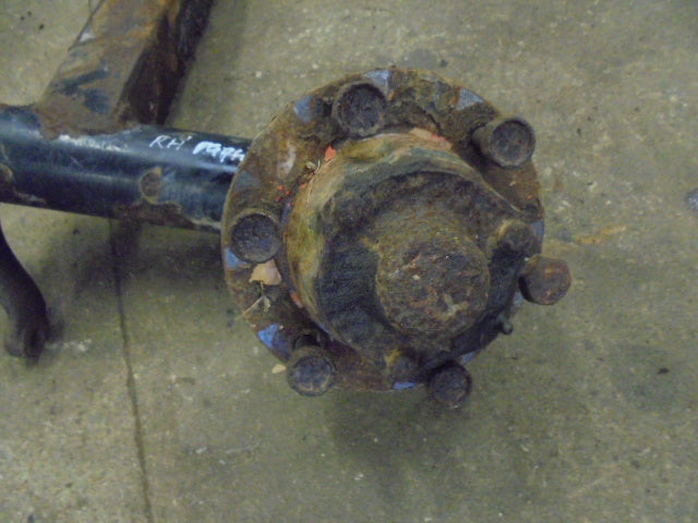 David Brown 1494, 1490 Right Hand Axle Extension With Stub Axle And Hub