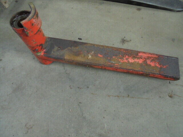 for, David Brown 1490 Front Axle RH Extension - Good Condition