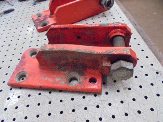 for, David Brown 1490 Hydraulic Arm Mounting Brackets & Pins - Good Condition
