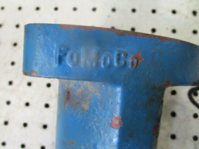for, Ford 4600 Hydraulic Top Cover Rear Draft Spring Housing in Good Condition
