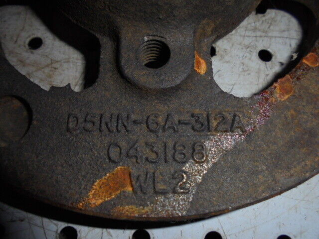 for, Ford 4610 Crankshaft Pulley in Good Condition