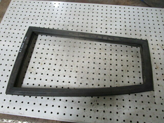 for, David Brown 1290, 1390, 1490, 1494 RH Lower Front Glass Rubber Sealer 