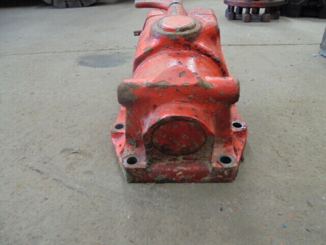 for, David Brown 1490 Heavy Duty Top Link Bracket Assembly in Good Condition