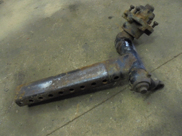 David Brown 1494, 1490 Right Hand Axle Extension With Stub Axle And Hub