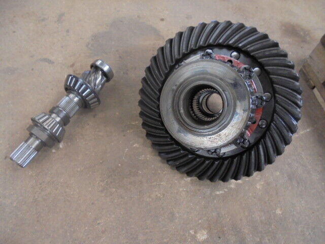 for, Ford 5030 Rear Axle Crown Wheel & Pinion with Diff Unit in Good Condition