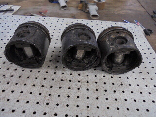 for, Ford 4610 Engine HEADLAND Pistons Set of 3 in Good Condition