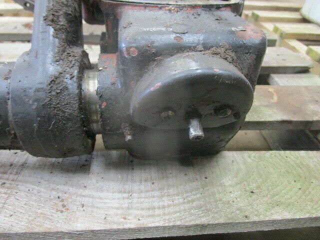 for, David Brown 1494 Hydraulic Cross Shaft Assembly in Good Condition