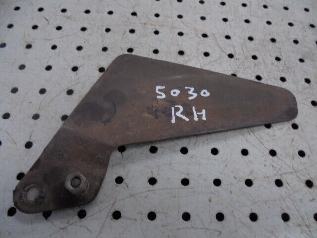 for, Ford 5030 Bonnet Closing Plate (radiator side) in Good Condition
