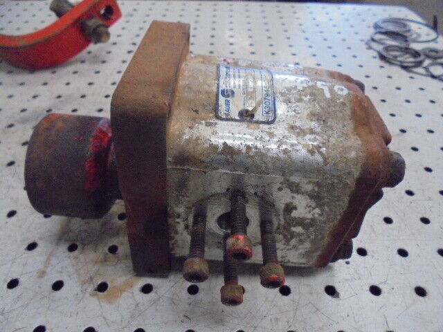 for, David Brown 1490 Hydraulic Pump with Drive Coupling in Good Condition