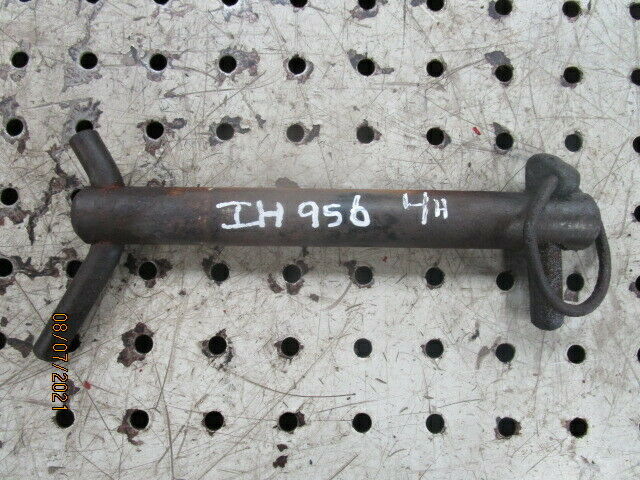 for, Case IH 956 Hydraulic Arm Stabiliser Pin on Rear Axle in Good Condition