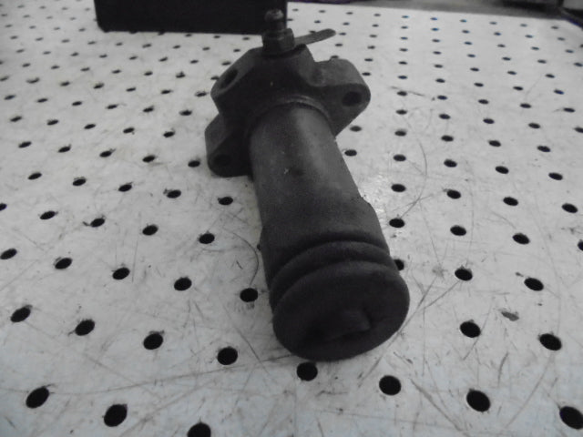 For David Brown 1390 Clutch Slave Cylinder