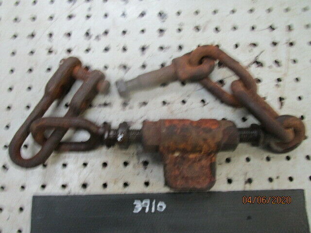 Ford 4610,3910 Hydraulic Arm Stabiliser Chain Assembly in Good Condition