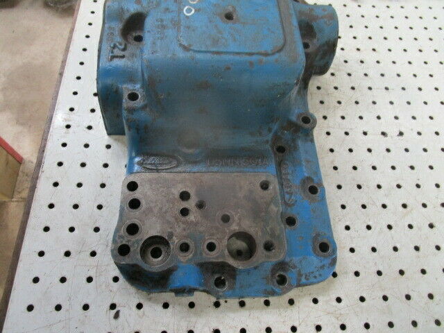 for, Ford 4600 Hydraulic Top Cover Housing in Good Condition