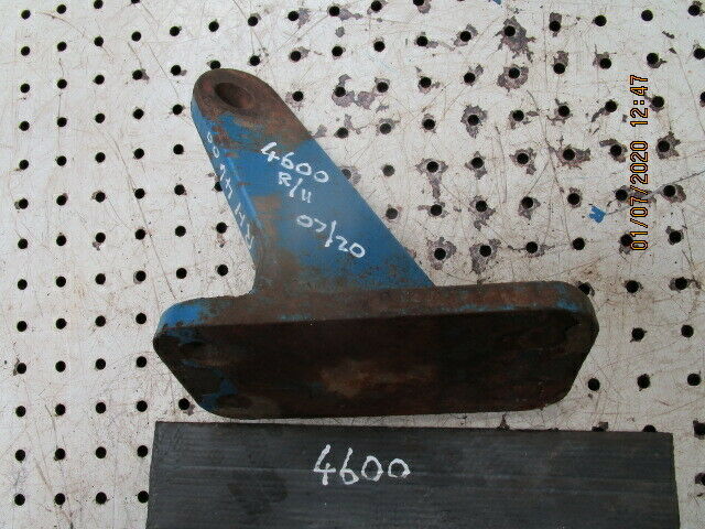 Ford 4600 RH Hydraulic Arm Stabiliser Bracket in Good Condition