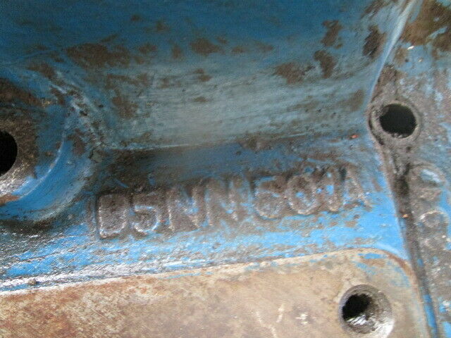for, Ford 4600 Hydraulic Top Cover Housing in Good Condition