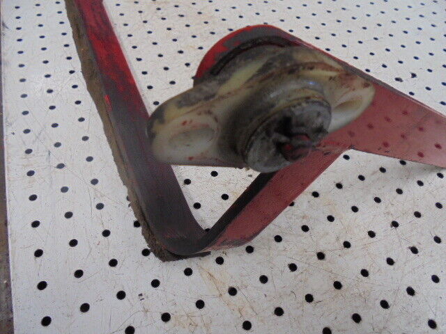 for, David Brown 1390 Bonnet Hinge Bracket Assembly in Good Condition