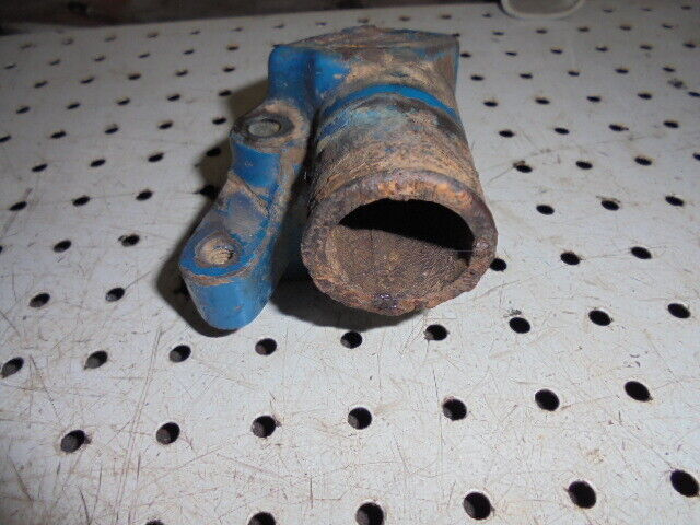 for, Ford 4600 Engine Thermostat Housing in Good Condition