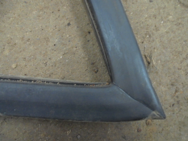 David Brown 1494, 1394 Right Hand Door Top Glass Seal