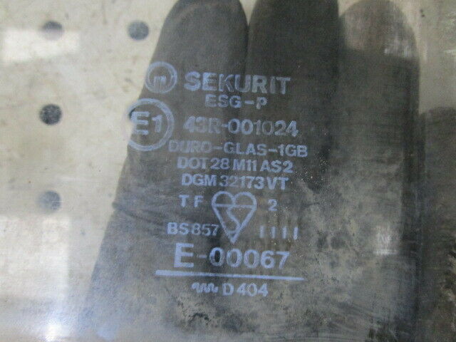 for, David Brown 1290, 1390, 1490, 1494 RH Front Lower Glass - Good condition 