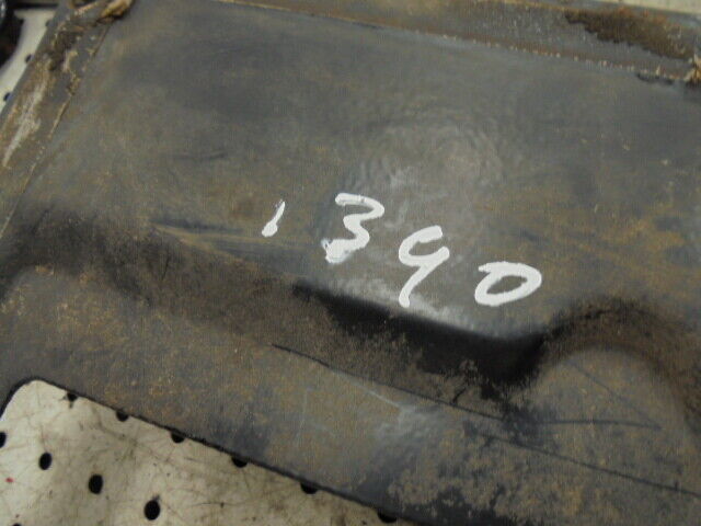 for, David Brown 1390 Cab Air Intake Duct Mounting Plate - Good Condition