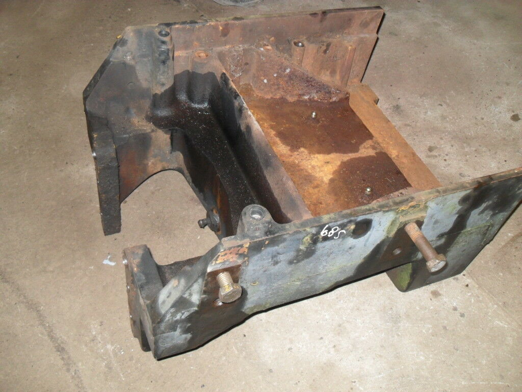 Case/International 685/885 2WD Front Axle Boulster and Pivot Pin - Goo ...