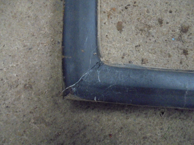David Brown 1494, 1394 Right Hand Door Top Glass Seal