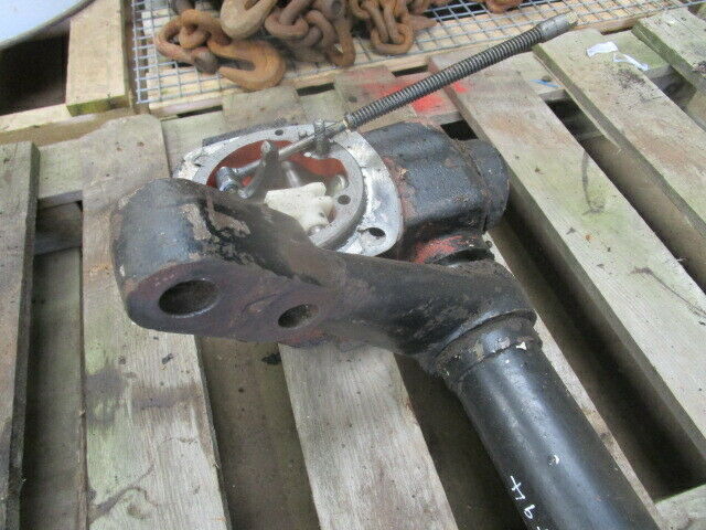 for, David Brown 1494 Hydraulic Cross Shaft Assembly in Good Condition