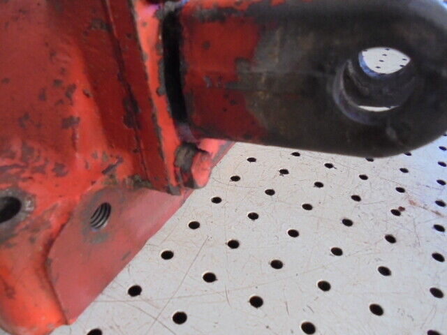for, David Brown 1490 Top Link Bracket Assembly - Good Condition